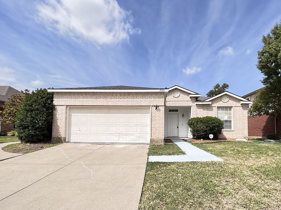 1st image of 2304 Pecan Dr