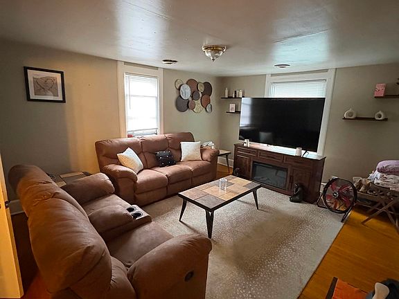 3rd image of 2565 N Weil St