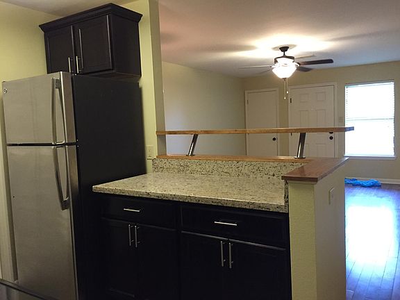 3rd image of 518 E 7th St APT 12