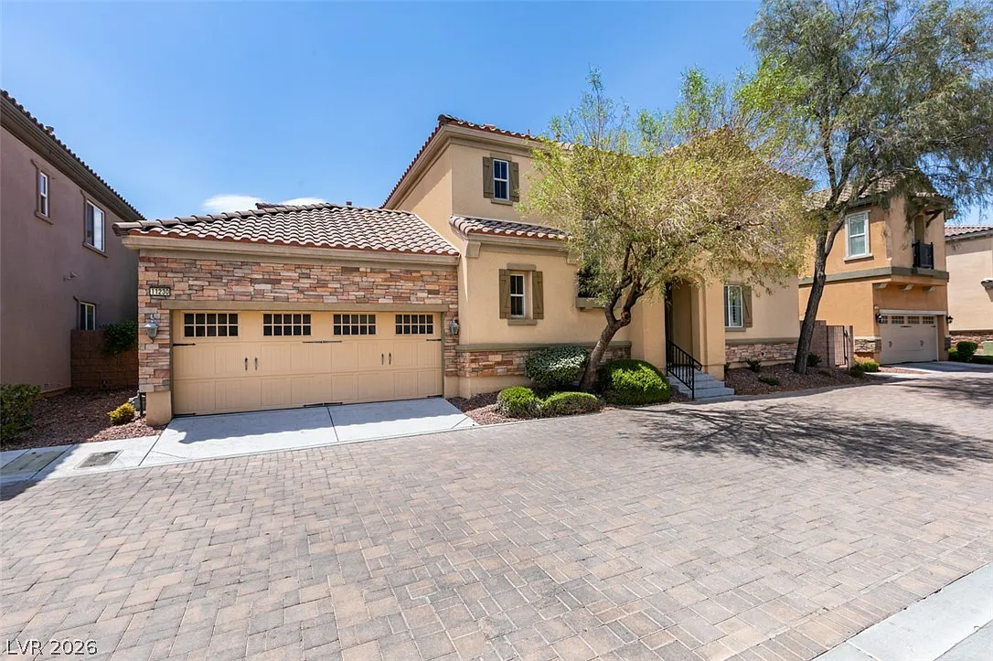 3 bed, 2.5 bath, 2082 sqft, $3,000 — Photo 3