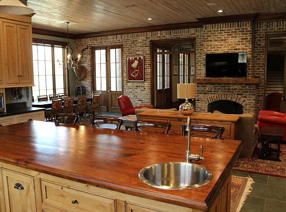 2nd image of 435 Turnberry Ct