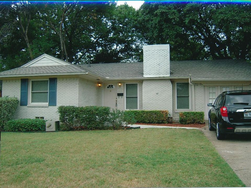 Nicely Landscaped home with front entry drive plus a 2 car rear entry garage. Total sprinkler system front and rear.