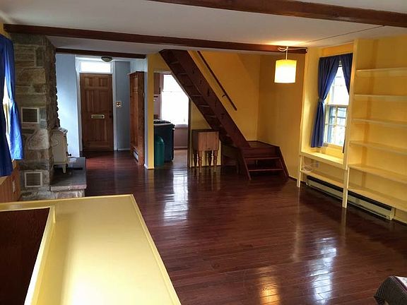 Living Room facing north