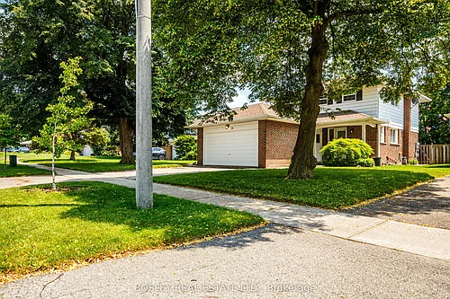 33 Forestbrook Cres Photo 1 33 Forestbrook Cres Photo 1