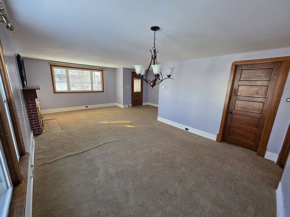 3rd image of 94 Parkwood Ave #1