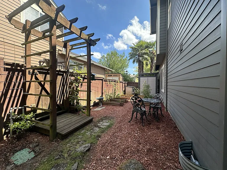 15437 SE Daffodil Pl — Photo 38