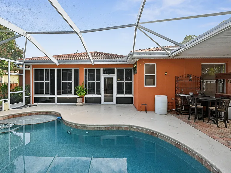 3044 SW Savona Blvd — Photo 2