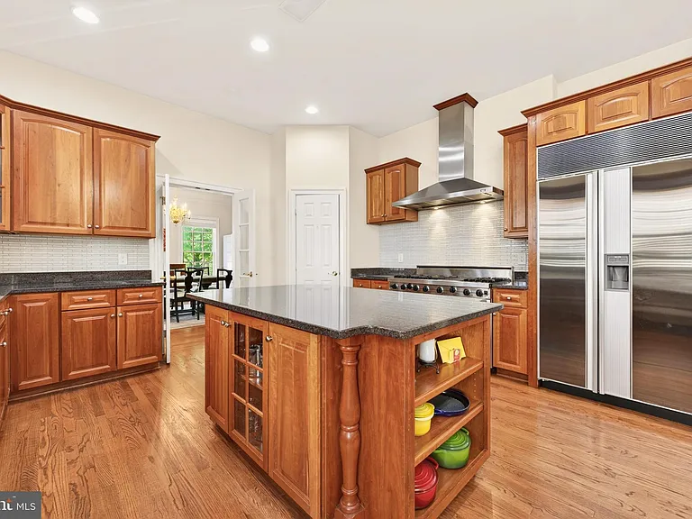 9860 Palace Green Way — Photo 17