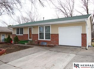4832 Southwood Dr, Lincoln, NE 68512