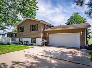 307 Main St, Holland, IA 50642