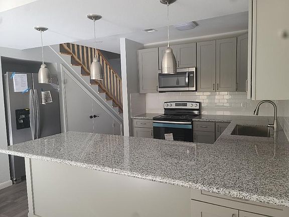 2nd image of 4985 Catalina Cir
