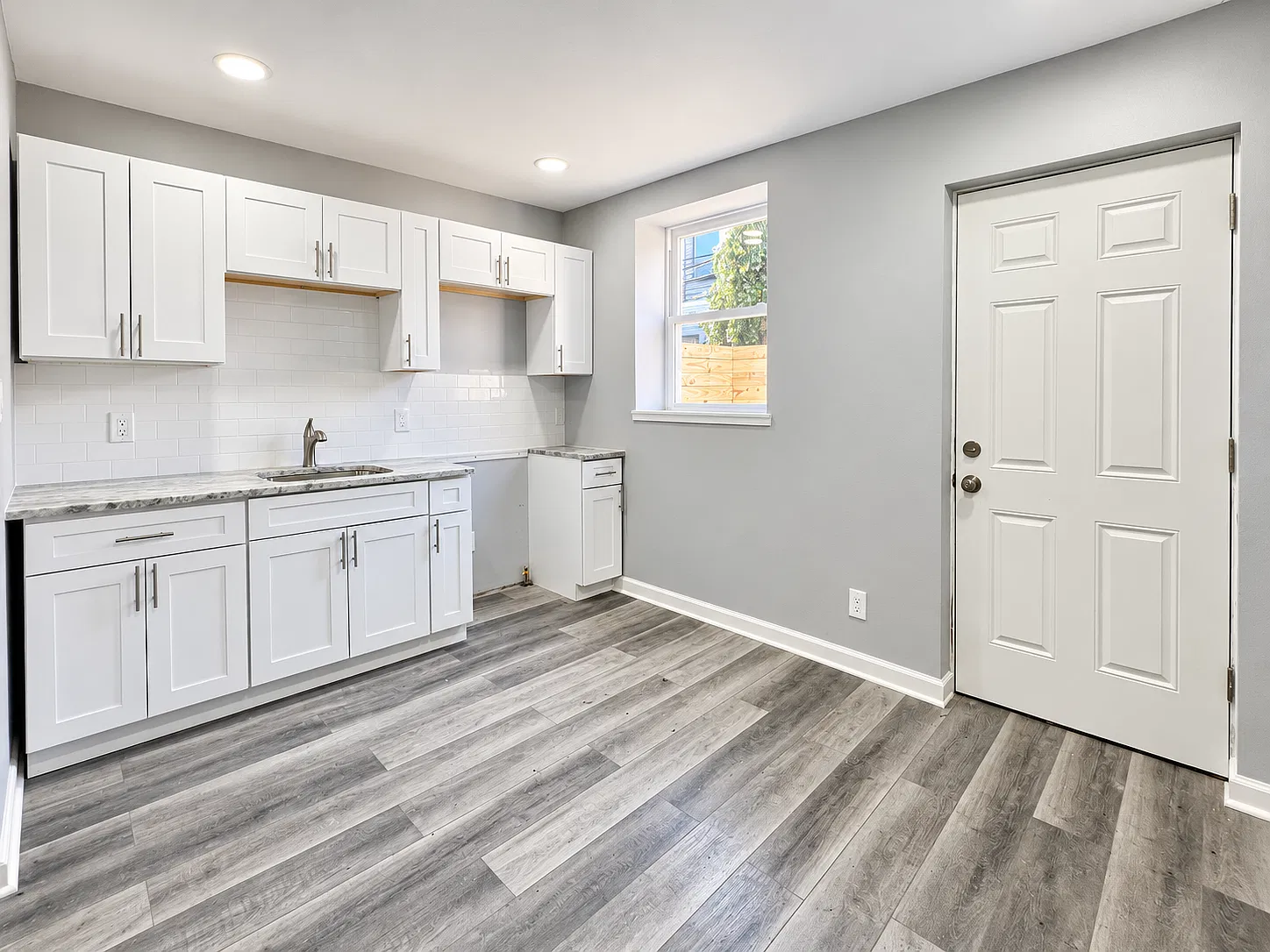 Stylish 2-Bedroom Newbold Home with Modern Upgrades, Central Air & Private Backyard — Photo 4