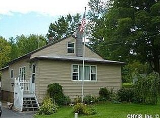 8706 Van Hoesen Rd, Clay, NY 13041