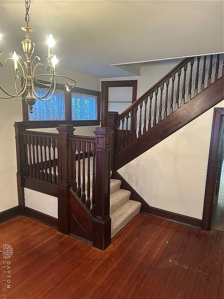 4 bed, 2289 sqft, $2,500 — Photo 4