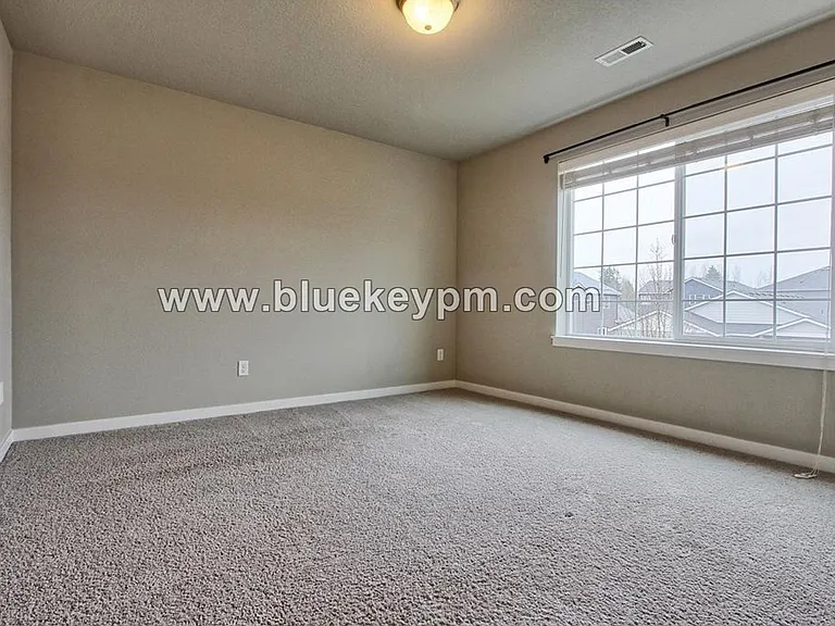 11809 NE 102nd St — Photo 13