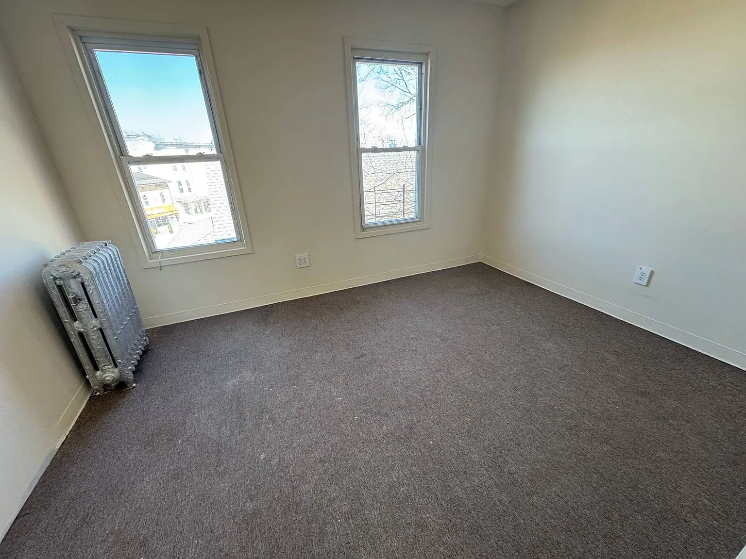 3 bed, 1.0 bath, 872 sqft, $2,495 — Photo 2