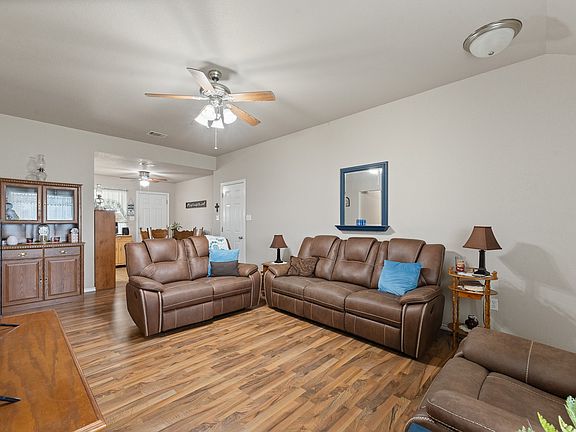 4th image of 1595 Spring Branch Dr