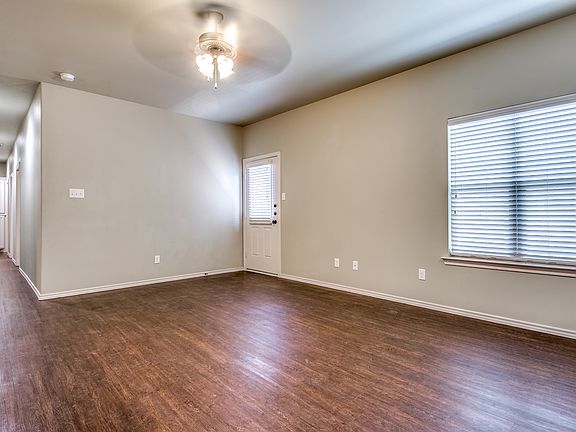 4th image of 1210 Preston Trl