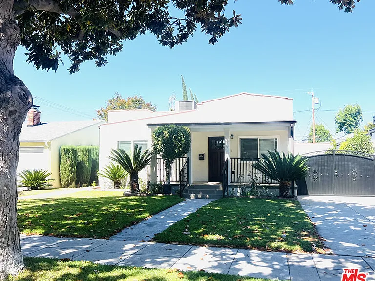 926 N Pass Ave — Photo 2