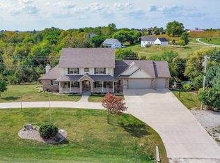 653 180th Ave, Pella, IA 50219