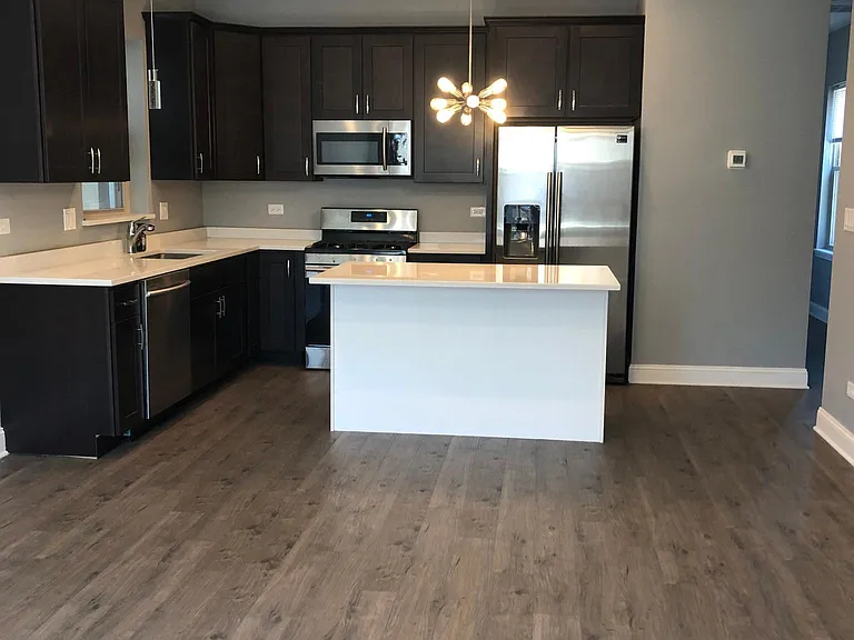 2414 W Arthington St #1 — Photo 7
