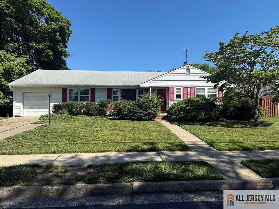 1st image of 4 Bruce Ct