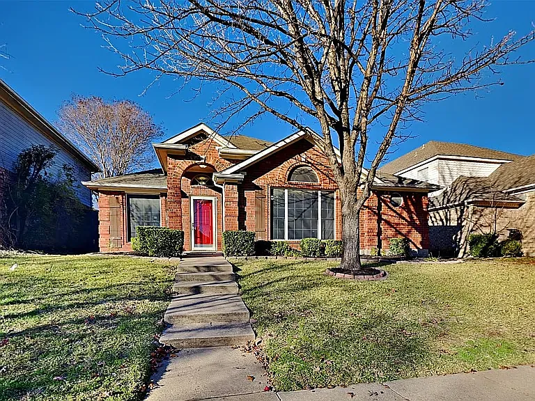834 San Jacinto Dr — Photo 1