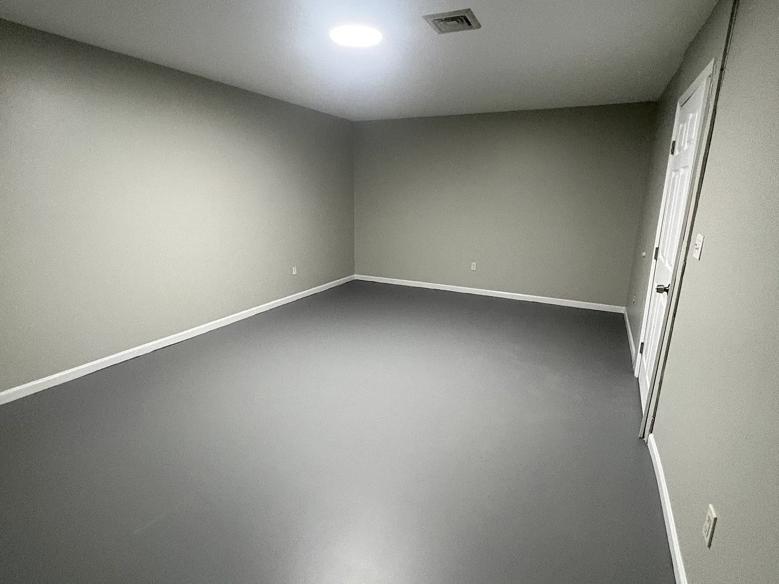 3 bed, 2200 sqft, $3,000 — Photo 3