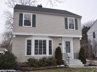 21236 Beachwood Dr, Rocky River, OH 44116