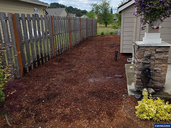 3rd image of 875 Shelby Way