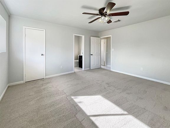 4th image of 205 Bastrop St