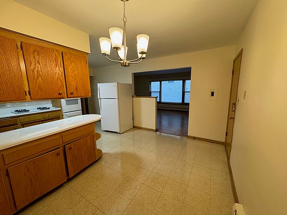 3rd image of 409 S Kenilworth Ave APT 2