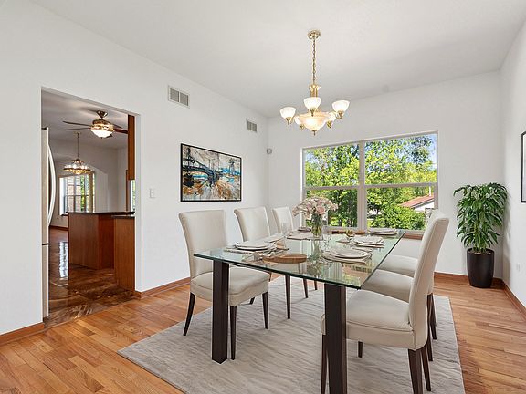 4th image of 14323 Surrey Ct
