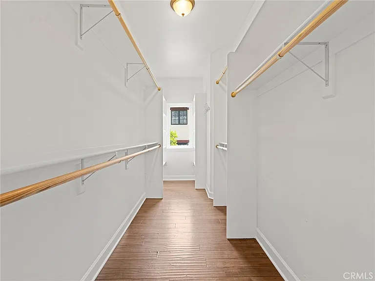 3210 N Ardmore Ave — Photo 34