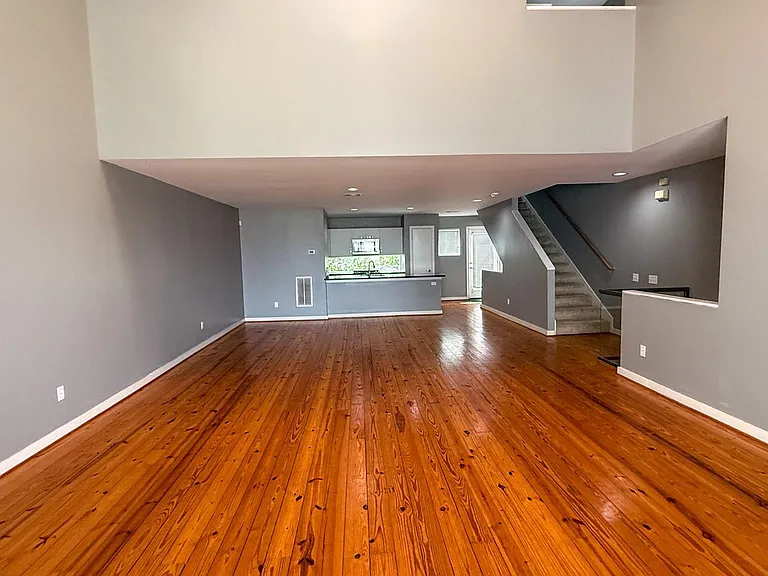 2605 Calumet St #16 — Photo 6