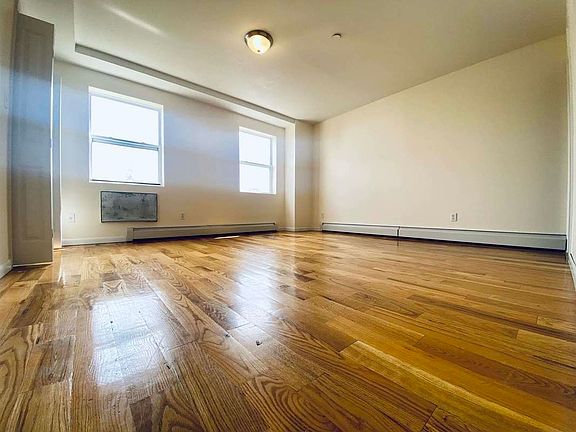 5th image of 1129 Greene Ave #B