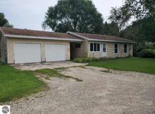 3753 S Shepherd Rd, Mount Pleasant, MI 48858