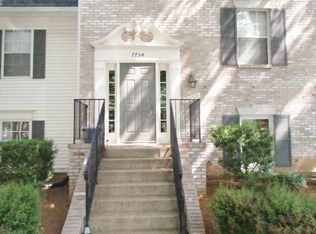 7754 New Providence Dr APT 19, Falls Church, VA 22042