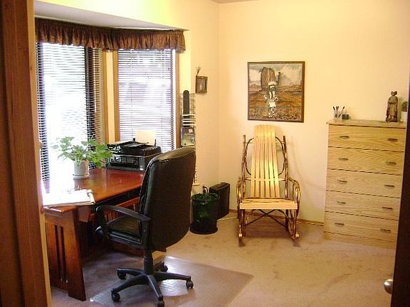 Bedroom/ home office