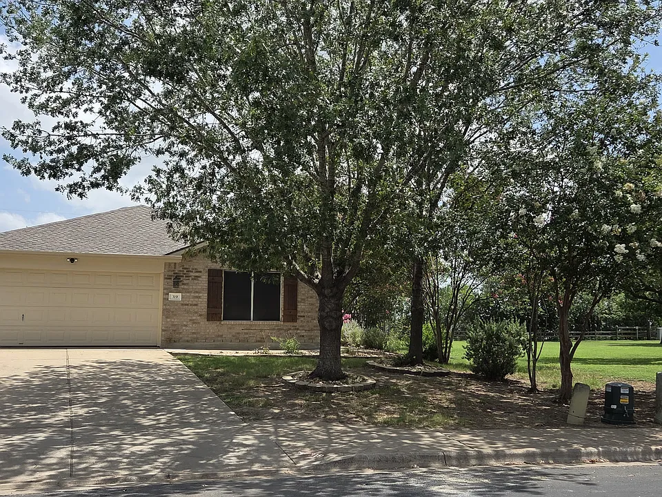 319 Meadow Park Dr