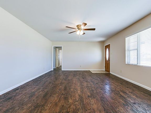 5th image of 224 W Holmes Ave