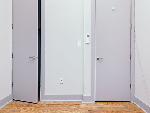 4th image of 292 Bedford Ave APT 1