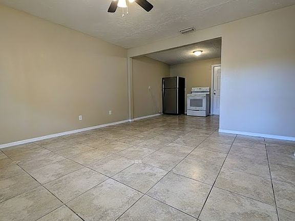 4th image of 14912 Pinecrest Rd