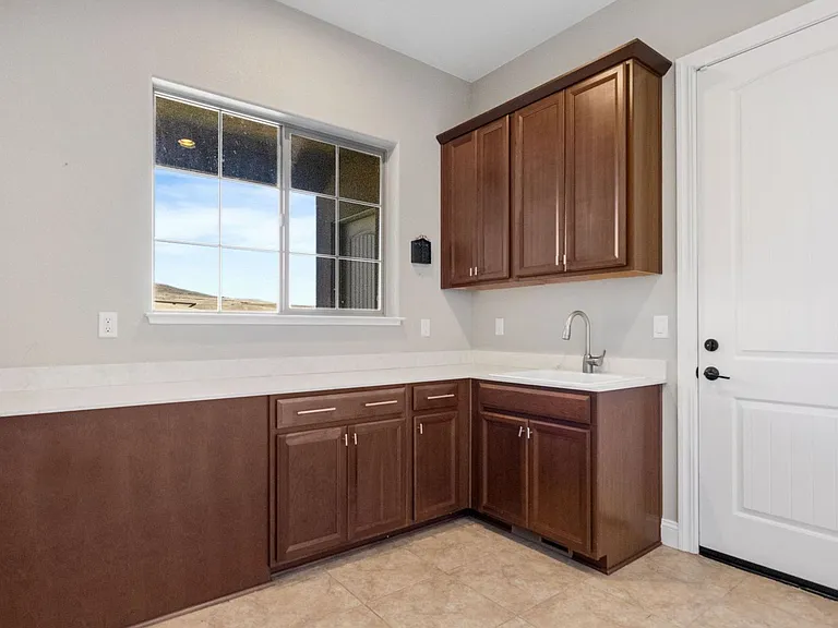 1015 N Cantlon Ln — Photo 17