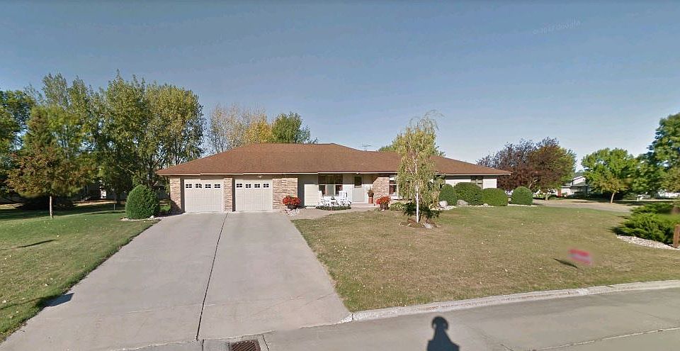1st image of 695 N Douglas Ave