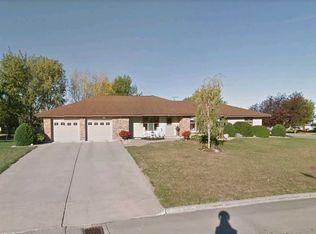 695 N Douglas Ave, Hallock, MN 56728