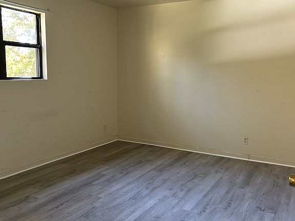 5th image of 914 Sparta Dr APT 112