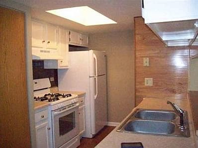 4th image of 2S763 Winchester Cir E Unit 2