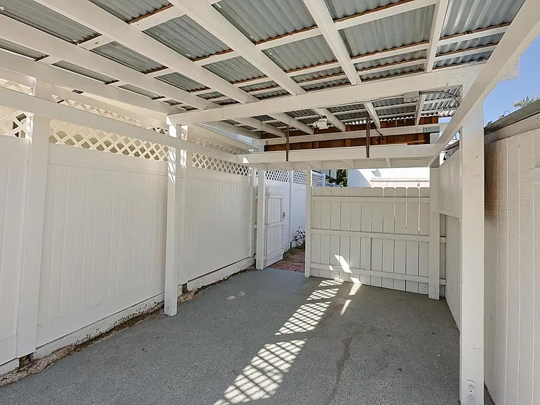 207 C Ave — Photo 33