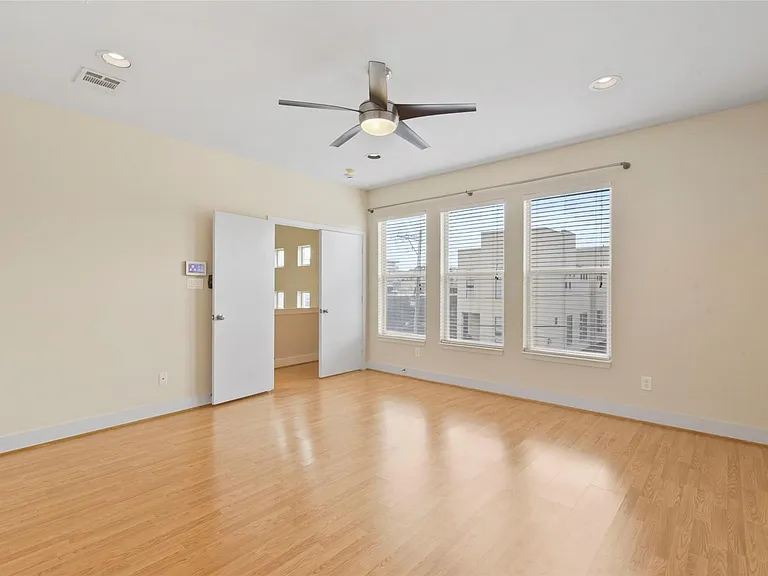 901 Roy St — Photo 21